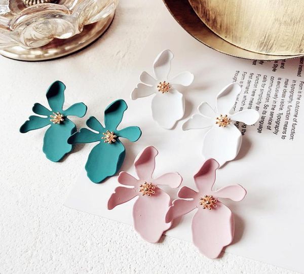 new boho stud earrings korean holiday personality exaggerated threedimensional flower petals bohemia earrings jewelry model no n4449082, Golden;silver
new boho stud earrings korean holiday personality exaggerated threedimensional flower petals bohemia earrings jewelry model no n4449082, Golden;silver