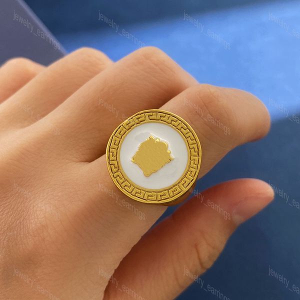 designer brand ring luxury love rings for women classic couple rings pendant retro letters men fashion versatile jewelry green bracelet with, Silver
designer brand ring luxury love rings for women classic couple rings pendant retro letters men fashion versatile jewelry green bracelet with, Silver
