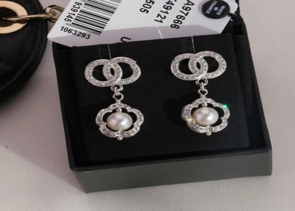 women hanging earrings designer silver pearl diamond earring luxury fashion party jewelry gift boucles d039oreilles dames d21103800493
women hanging earrings designer silver pearl diamond earring luxury fashion party jewelry gift boucles d039oreilles dames d21103800493
