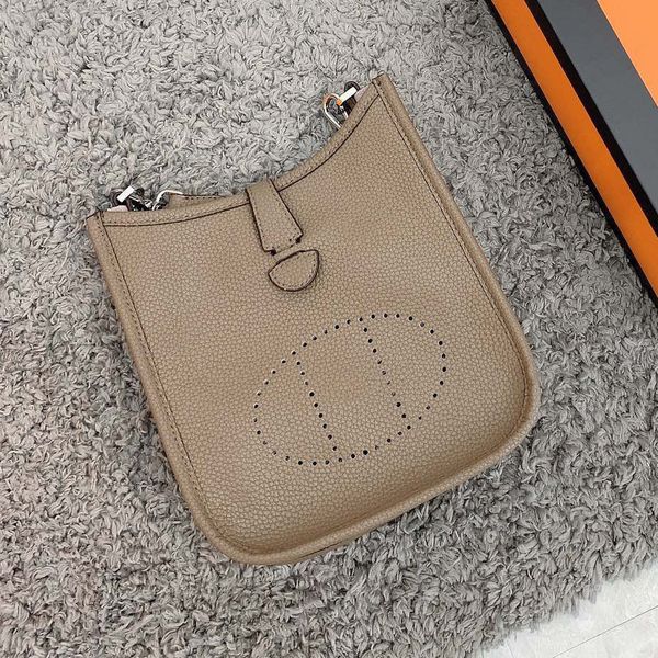 underarm handbag women's shoulder bag luxury designer wallet portable fashion shoulder bag vintage logo bag classic traditional fashion
underarm handbag women's shoulder bag luxury designer wallet portable fashion shoulder bag vintage logo bag classic traditional fashion