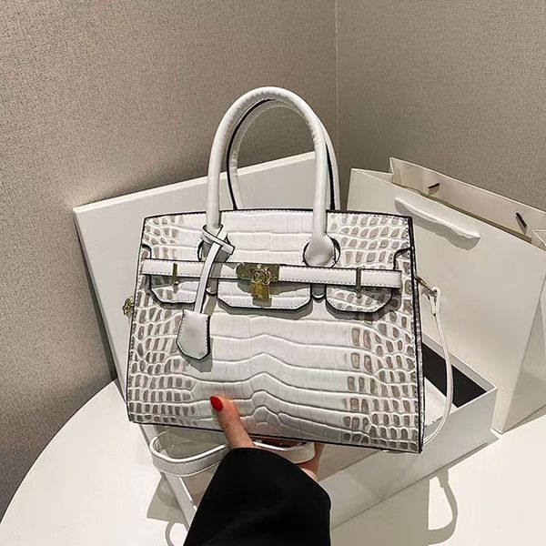 designer bag tote bags shoulder bag women handbags fashion capucines large capacity crocodile skin solid classic luxury metal real leather l
designer bag tote bags shoulder bag women handbags fashion capucines large capacity crocodile skin solid classic luxury metal real leather l