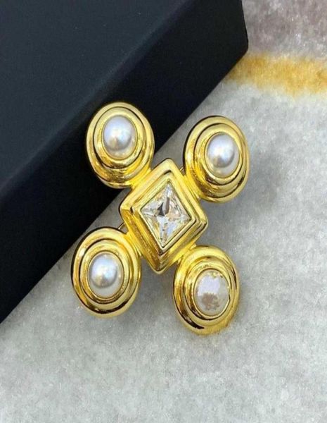 classic brand fashion jewelry crystal camellia flower style cross brooch sweater jewelry light gold color fine pearl559797858, Gray
classic brand fashion jewelry crystal camellia flower style cross brooch sweater jewelry light gold color fine pearl559797858, Gray