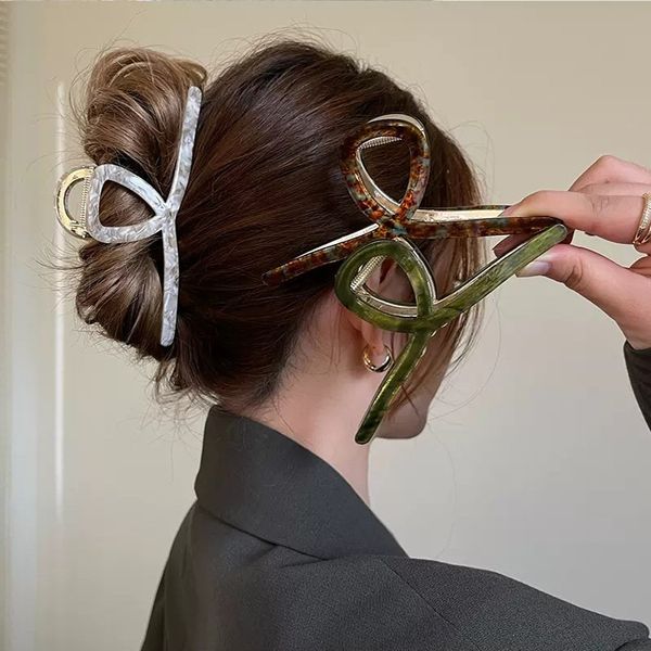 headwear hair accessories highgrade acetate cross alloy large claws fashion womens trend temperament shark clip hairpin girl 230823
headwear hair accessories highgrade acetate cross alloy large claws fashion womens trend temperament shark clip hairpin girl 230823