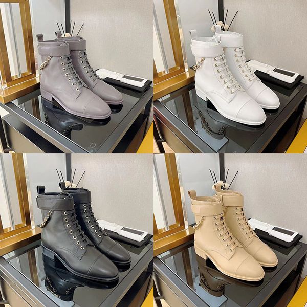 2023 designer luxury pure color ankle boots womens 100% leather outdoor party breathable letter metal chain strap boot ladys fashion mid-hee, Black
2023 designer luxury pure color ankle boots womens 100% leather outdoor party breathable letter metal chain strap boot ladys fashion mid-hee, Black