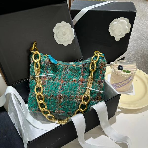 2023 new fashion design women's classic luxury shoulder bag unique retro hardware chain diagonal straddle chain bag
2023 new fashion design women's classic luxury shoulder bag unique retro hardware chain diagonal straddle chain bag