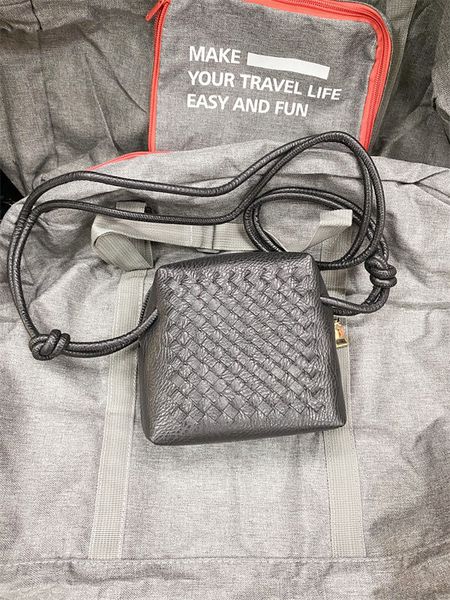 23s 7a handbag designer shopping bags andiamo medium tote bag women shoulder bag woven leather fashion crossbody bag luxury handbag new wove
23s 7a handbag designer shopping bags andiamo medium tote bag women shoulder bag woven leather fashion crossbody bag luxury handbag new wove