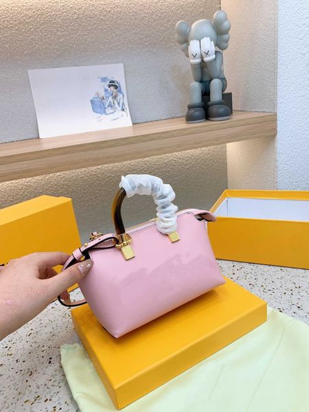 luxurys designers bag embossing flower pochette women handbag messenger bags genuine leather elegant womens shoulder crossbody bag 104707 
luxurys designers bag embossing flower pochette women handbag messenger bags genuine leather elegant womens shoulder crossbody bag 104707