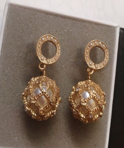 new fashion gold cz pearl stud earrings for lady women party wedding lovers gift engagement jewelry for bride with box9989792, Golden;silver
new fashion gold cz pearl stud earrings for lady women party wedding lovers gift engagement jewelry for bride with box9989792, Golden;silver