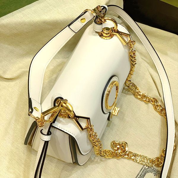 fashion designer smooth leather craftsmanship with exquisite chain design to highlight the classic circular interlocking collection design e
fashion designer smooth leather craftsmanship with exquisite chain design to highlight the classic circular interlocking collection design e