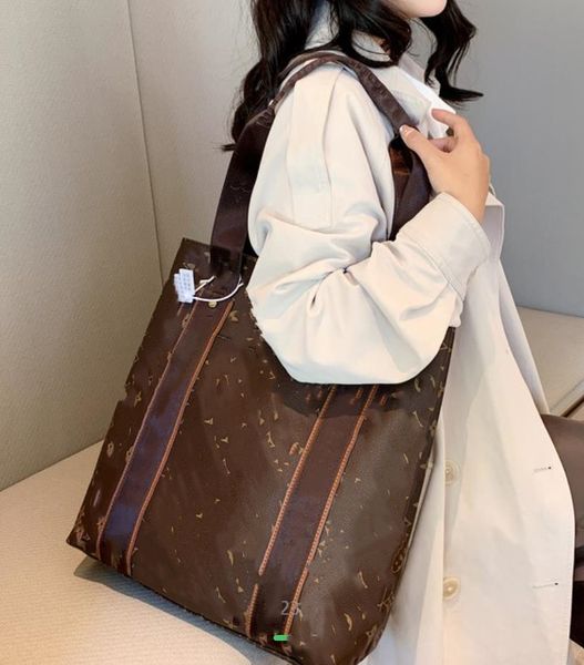 autumn new leather large capacity fashion women's bag literary simple tote bags hand-carrying big shoulder bag
autumn new leather large capacity fashion women's bag literary simple tote bags hand-carrying big shoulder bag
