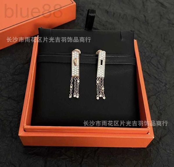 stud designer online celebrity with tassel and diamond embellishments, geometric new light luxury, high-end sense, ins pig nose earrings ro3, Golden;silver
stud designer online celebrity with tassel and diamond embellishments, geometric new light luxury, high-end sense, ins pig nose earrings ro3, Golden;silver