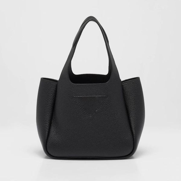 designer bag ladies handbag leather fashion tote simple casual shoulder bag small luxury shopping bucket underarm bag
designer bag ladies handbag leather fashion tote simple casual shoulder bag small luxury shopping bucket underarm bag
