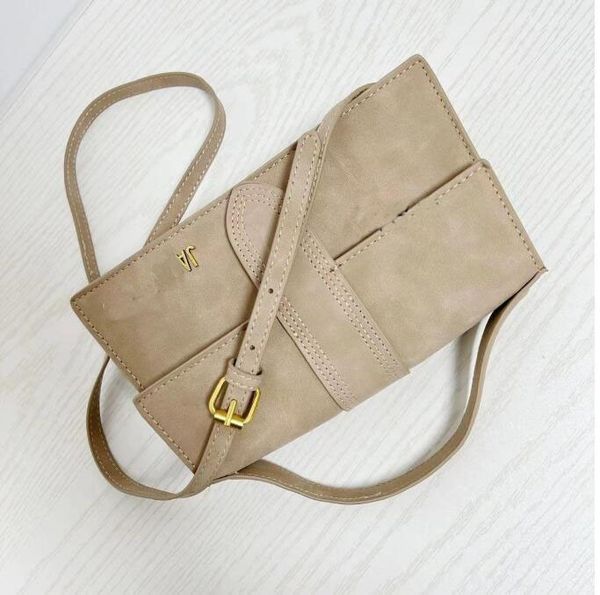 2023brand designer bags jacquemuus bag clutch suede bag shoulder bag handbags tote women's new fashion texture locking messenger bags c
2023brand designer bags jacquemuus bag clutch suede bag shoulder bag handbags tote women's new fashion texture locking messenger bags c