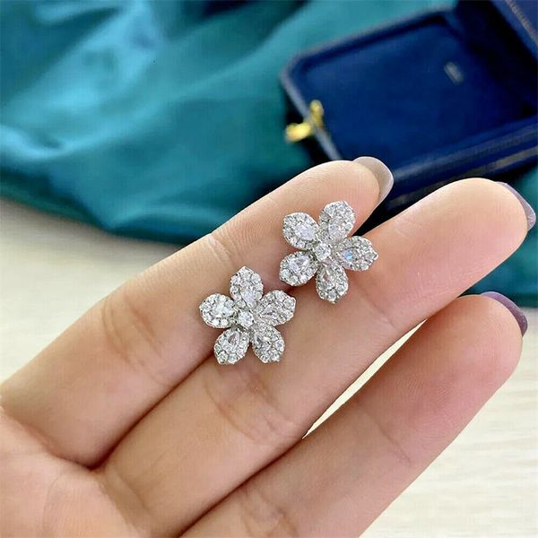 charm huitan silver color crystal cubic zirconia flower earrings for women fancy ear accessories birthday gift piercing trendy jewelry 23082, Golden
charm huitan silver color crystal cubic zirconia flower earrings for women fancy ear accessories birthday gift piercing trendy jewelry 23082, Golden