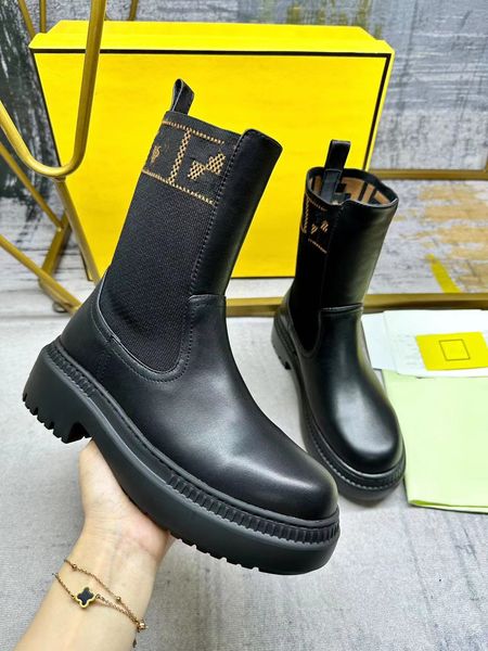 2023 autumn and winter new round head short boots for women knitted stitching black platform straight boots
2023 autumn and winter new round head short boots for women knitted stitching black platform straight boots