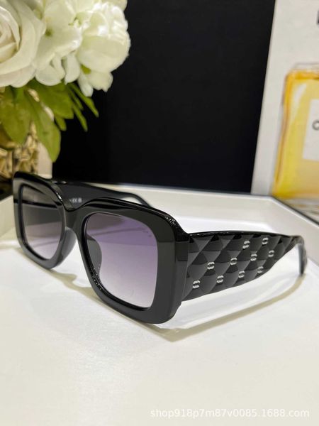 women's 2023 new ch5483 anti ultraviolet strong light polarized sunglasses can be paired with myopia glasses, White;black
women's 2023 new ch5483 anti ultraviolet strong light polarized sunglasses can be paired with myopia glasses, White;black