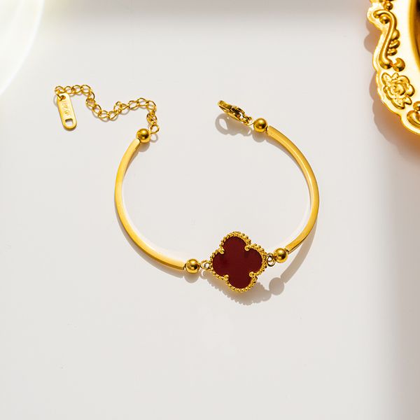 Clover Bracelet Designer Jewelry Four Leaf Bracelets Bracelets 18K Gold Plated Love Charm Chain For Women Wedding Gift Party
Clover Bracelet Designer Jewelry Four Leaf Bracelets Bracelets 18K Gold Plated Love Charm Chain For Women Wedding Gift Party