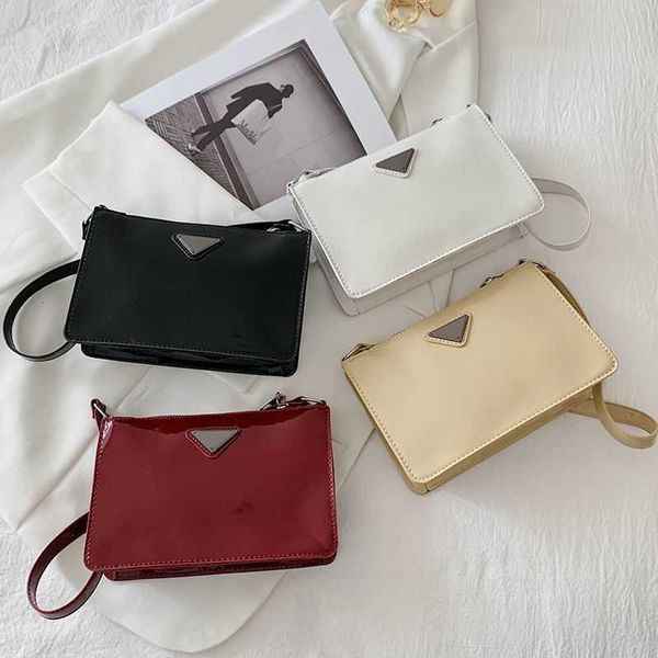 2023 luxury designer bag shoulder bags crossbody bag tote female handbag triangle chain new light multi-function small square bag
2023 luxury designer bag shoulder bags crossbody bag tote female handbag triangle chain new light multi-function small square bag