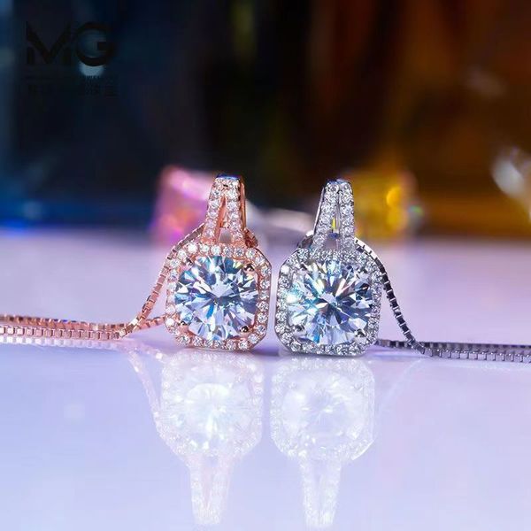 jewelry designer 18k rose gold mosan diamond necklace with luxury temperament square diamond pendant necklace, Silver
jewelry designer 18k rose gold mosan diamond necklace with luxury temperament square diamond pendant necklace, Silver
