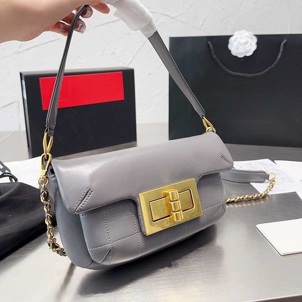 french luxury designer bag brand large gold buckle women's handbag fashionable chain leather shoulder bags classic lady tote bag multip
french luxury designer bag brand large gold buckle women's handbag fashionable chain leather shoulder bags classic lady tote bag multip