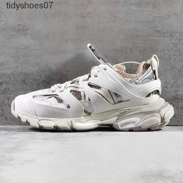 2022 casual shoes triple s track 3.0 sneakers transparent nitrogen crystal outsole balenciga running shoes mens womens trainers black white
2022 casual shoes triple s track 3.0 sneakers transparent nitrogen crystal outsole balenciga running shoes mens womens trainers black white
