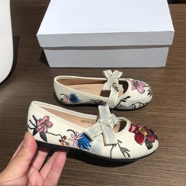 sneakers style children's shoes girls flower dress four seasons princess round head lovely bow single brand 230823, Black;red
sneakers style children's shoes girls flower dress four seasons princess round head lovely bow single brand 230823, Black;red