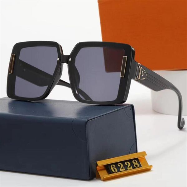 2023 summer designer sunglass fashion mens woman full frame sun glasses with letters goggle popular eyewear 6 colors with gift box264m, White;black
2023 summer designer sunglass fashion mens woman full frame sun glasses with letters goggle popular eyewear 6 colors with gift box264m, White;black