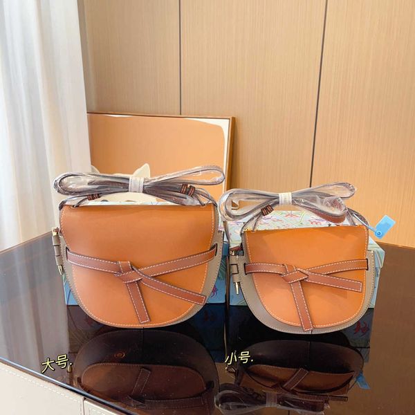 ladies leather saddle bag brand fashion shoulder bag designer luxury lightweight tote multi laminated messenger bag wallet with box l1066
ladies leather saddle bag brand fashion shoulder bag designer luxury lightweight tote multi laminated messenger bag wallet with box l1066