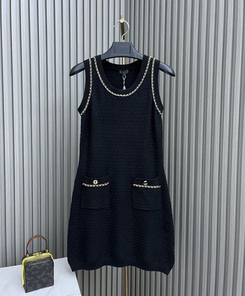 2023designer sling vest t shirts for women metal shoulder buckle womens bustiers design fashion corset tanks r1, White;black
2023designer sling vest t shirts for women metal shoulder buckle womens bustiers design fashion corset tanks r1, White;black