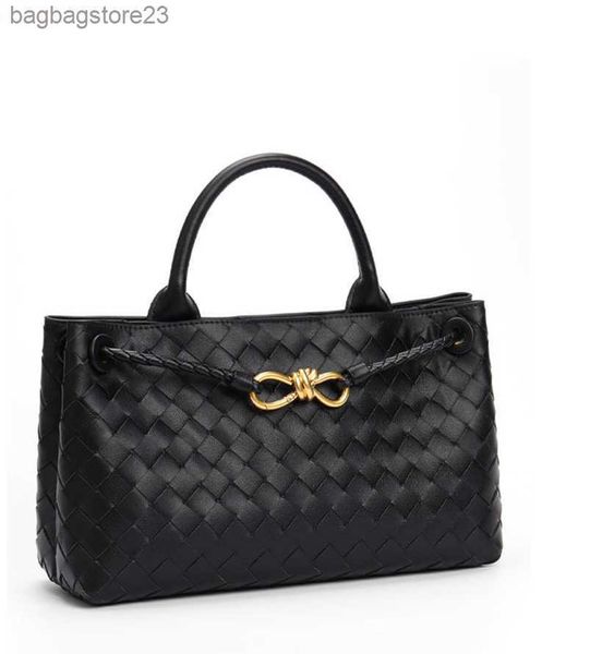 2023 east/west andiamo tote bag designer bags girl women's summer popular large capacity woven fashion literature one shoulder diagonal
2023 east/west andiamo tote bag designer bags girl women's summer popular large capacity woven fashion literature one shoulder diagonal