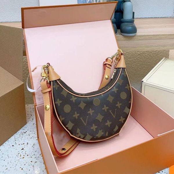 luxury designer ring bag, horn bag, shoulder wanderer designer wallet, underarm cosmetics, half moon shaped stick, underarm handbag, crossbo
luxury designer ring bag, horn bag, shoulder wanderer designer wallet, underarm cosmetics, half moon shaped stick, underarm handbag, crossbo