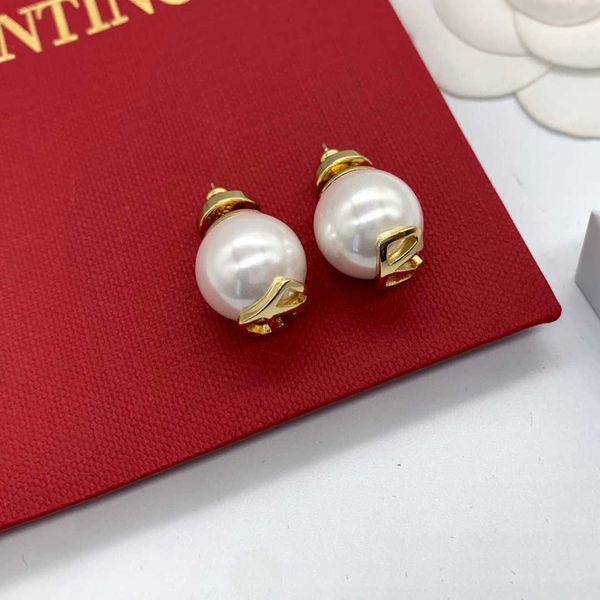 designer earring valentino luxury big pearl new style light luxury advanced sense letter temperament celebrity fashion earrings gifts access, Golden;silver
designer earring valentino luxury big pearl new style light luxury advanced sense letter temperament celebrity fashion earrings gifts access, Golden;silver