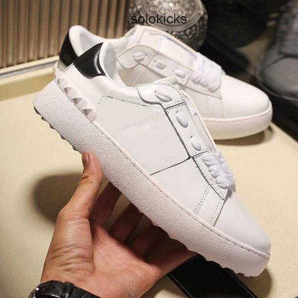 women skateboard men casual shoes patchwork trendy valentinolies sneakers ladies punk rivet low-men's leather italy sports shoe classic
women skateboard men casual shoes patchwork trendy valentinolies sneakers ladies punk rivet low-men's leather italy sports shoe classic