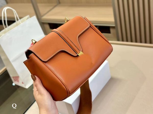 fashion european and american women's bag layer cowhide senior designer large-capacity bag wide shoulder strap flawless high-end high-e
fashion european and american women's bag layer cowhide senior designer large-capacity bag wide shoulder strap flawless high-end high-e