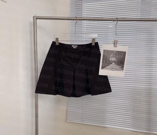 metal triangle badge skirts women summer pleated skirts breathable casual style skirt woman black skirts7925286
metal triangle badge skirts women summer pleated skirts breathable casual style skirt woman black skirts7925286