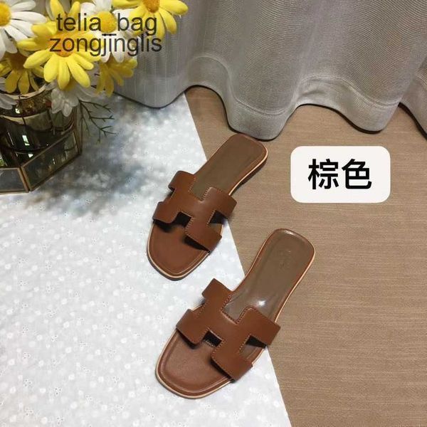 slippers leatwomen's version shoes designer sandal bear slipper oran women high-tow versatile color matching wearing flat bottomed beac
slippers leatwomen's version shoes designer sandal bear slipper oran women high-tow versatile color matching wearing flat bottomed beac