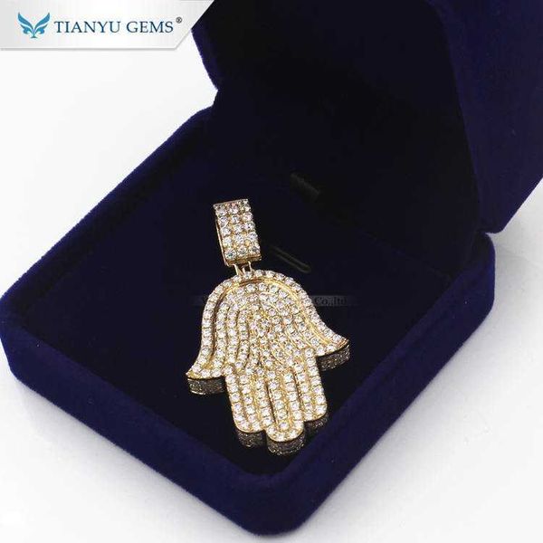tianyu gems hiphop style 10k gold material moissanite diamonds setting hand shape pendant, Silver
tianyu gems hiphop style 10k gold material moissanite diamonds setting hand shape pendant, Silver