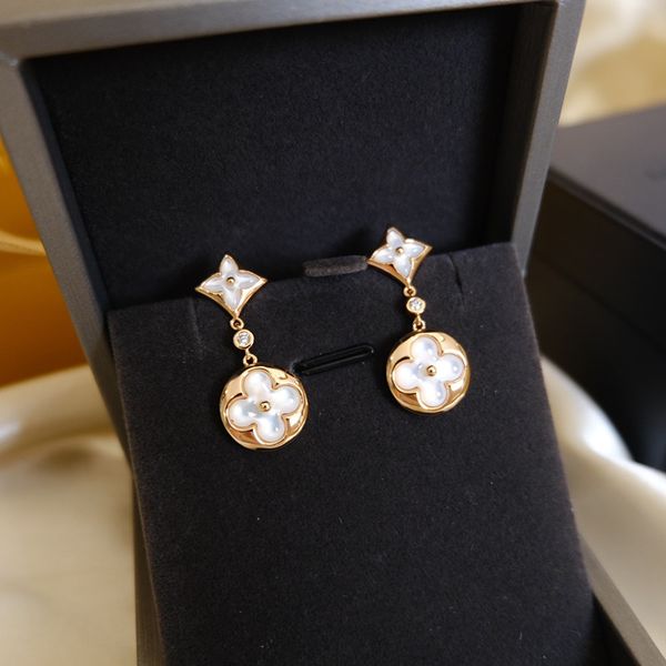 designer earrings old flower stud earrings for women senior classic new fashion earrings rose gold light luxury earrings, Golden;silver
designer earrings old flower stud earrings for women senior classic new fashion earrings rose gold light luxury earrings, Golden;silver