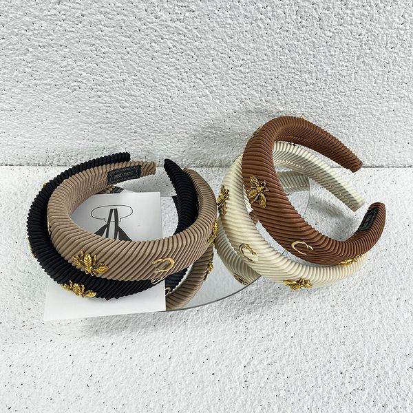 classic luxury solid letter headband knitted designer bee brand headband elastic headband for women and girls brand casual fashion headband
classic luxury solid letter headband knitted designer bee brand headband elastic headband for women and girls brand casual fashion headband