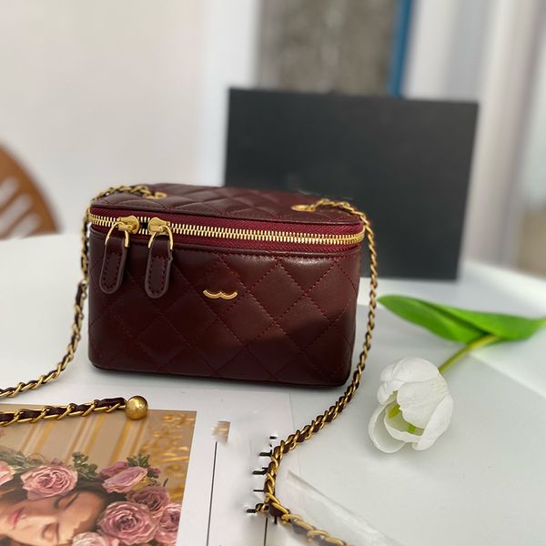 designer womens mini makeup bag leather diamond hardware metal clasp luxury handbag matelasse chain crossbody bag travel bags small gold bal
designer womens mini makeup bag leather diamond hardware metal clasp luxury handbag matelasse chain crossbody bag travel bags small gold bal