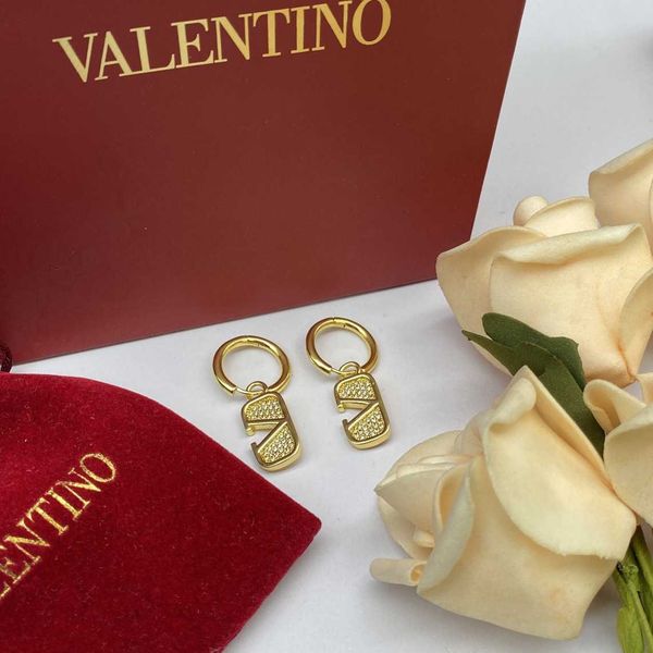 designer earrings valentino luxury luxury inn fashion versatile style ear buckle v-letter small design sense high grade earrings fashion acc, Golden;silver
designer earrings valentino luxury luxury inn fashion versatile style ear buckle v-letter small design sense high grade earrings fashion acc, Golden;silver