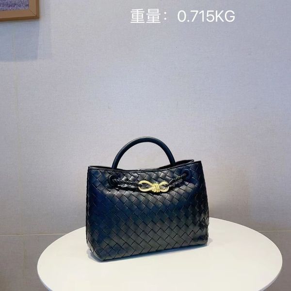7a quality designers small andiamo tote shopping bags womens black real leather weave handle handbag luxury lambskin purse crossbody shoulde
7a quality designers small andiamo tote shopping bags womens black real leather weave handle handbag luxury lambskin purse crossbody shoulde