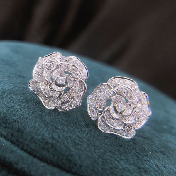 charm huitan fashion womens flower earrings ear piercing stud crystal cz earring party anniversary love gift trendy jewelry wholesale 230823, Golden
charm huitan fashion womens flower earrings ear piercing stud crystal cz earring party anniversary love gift trendy jewelry wholesale 230823, Golden
