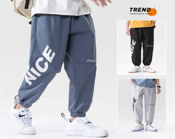 2021 new hip hop joggers sweat pants men harem printed male pants pocket man sweatpants streetwear summer casual mens pants x0619060806, Black
2021 new hip hop joggers sweat pants men harem printed male pants pocket man sweatpants streetwear summer casual mens pants x0619060806, Black