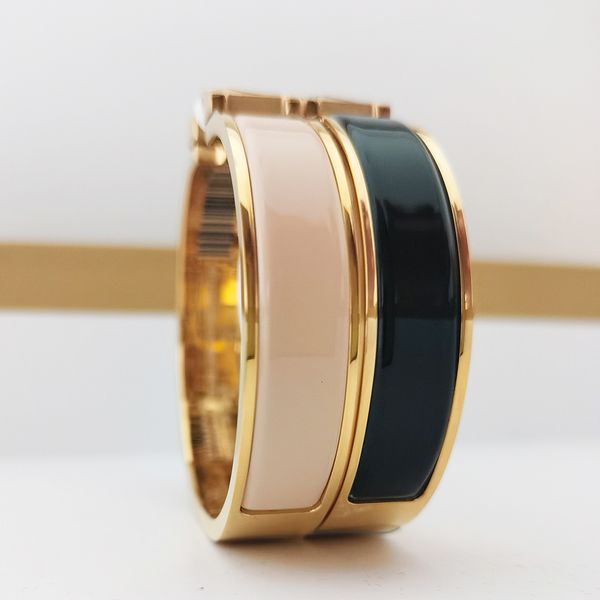 bangle style h letter bracelet for men luxury couples fashion jewerly for women in travel dating gift with box 230824, Black
bangle style h letter bracelet for men luxury couples fashion jewerly for women in travel dating gift with box 230824, Black