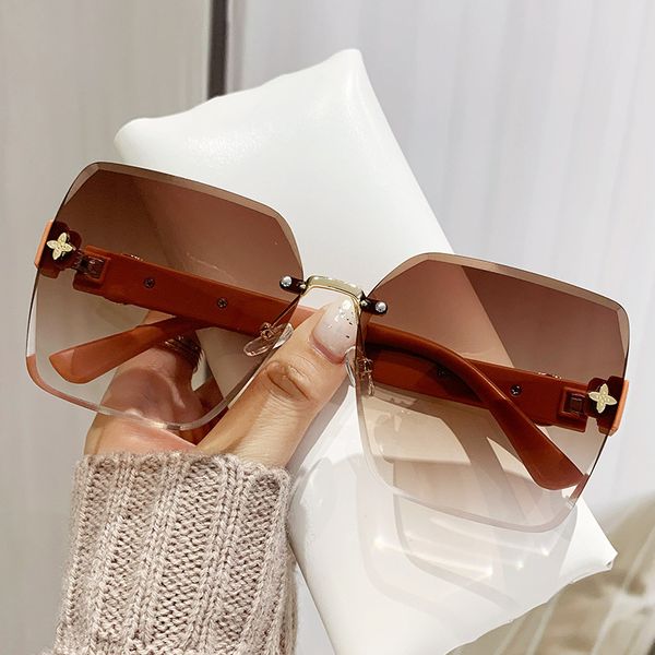 9684new fashion sunglasses for women mens pc full frame lunette fashion 26526554875, White;black
9684new fashion sunglasses for women mens pc full frame lunette fashion 26526554875, White;black