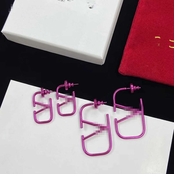 designer earrings valentino luxury v-letter new rose red geometric hollow brass material temperament personalized earrings accessories jewel, Golden
designer earrings valentino luxury v-letter new rose red geometric hollow brass material temperament personalized earrings accessories jewel, Golden