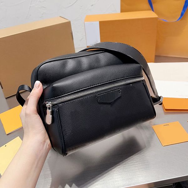 outdoor messenger crossbody bag women camera shoulder bag genuine leather silver hardware black floral men handbags purse 26cm
outdoor messenger crossbody bag women camera shoulder bag genuine leather silver hardware black floral men handbags purse 26cm