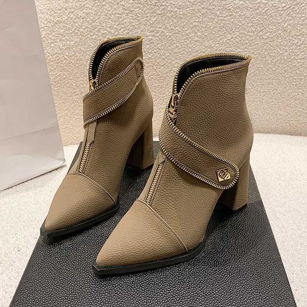 boots autumn and winter new fashion high heel shoes women's short boots fashion pointed shoes women's high heel ankle boots, Black
boots autumn and winter new fashion high heel shoes women's short boots fashion pointed shoes women's high heel ankle boots, Black