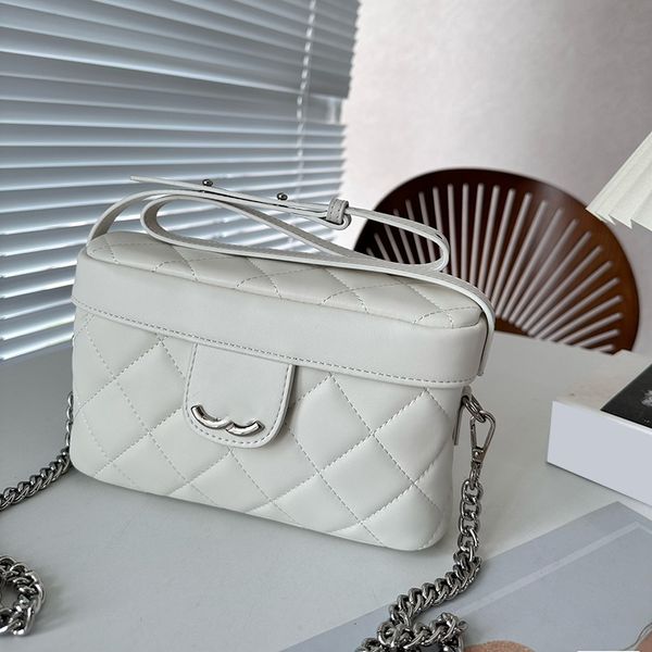 designer womens makeup bag leather diamond check silver hardware metal c buckle luxury handbag matelasse chain crossbody bags retro mobile p
designer womens makeup bag leather diamond check silver hardware metal c buckle luxury handbag matelasse chain crossbody bags retro mobile p